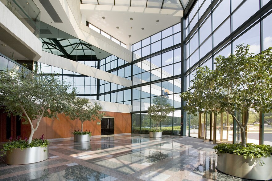 Primary Photo Of 10600 Arrowhead Dr, Fairfax Office For Lease