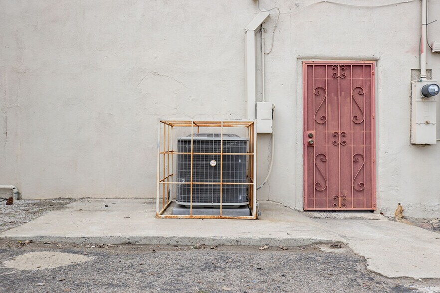 More Photos Of 9468-9472 Magnolia Ave, Riverside Storefront For Lease