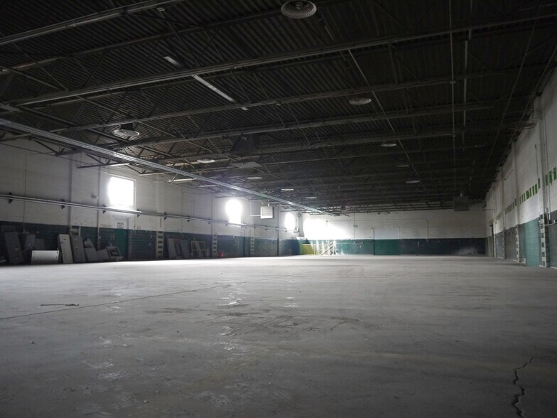 More Photos Of 890 Navajo St, Denver Warehouse For Lease