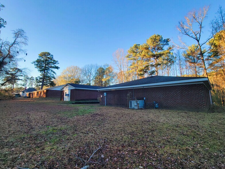 More Photos Of 1110 Hawkins Ave, Sanford Light Manufacturing For Sale