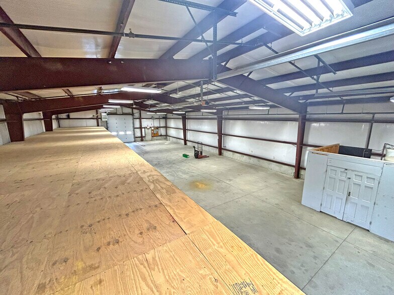 More Photos Of 826 Carl Broggi Hwy, Lebanon Warehouse For Sale