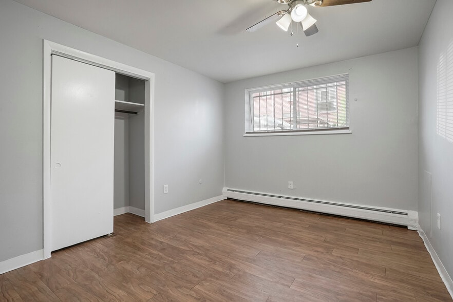 More Photos Of 1677 Geneva St, Aurora Apartments For Sale
