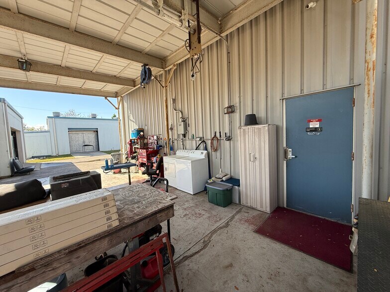 More Photos Of 50 S Perrott Dr, Ormond Beach Service For Sale