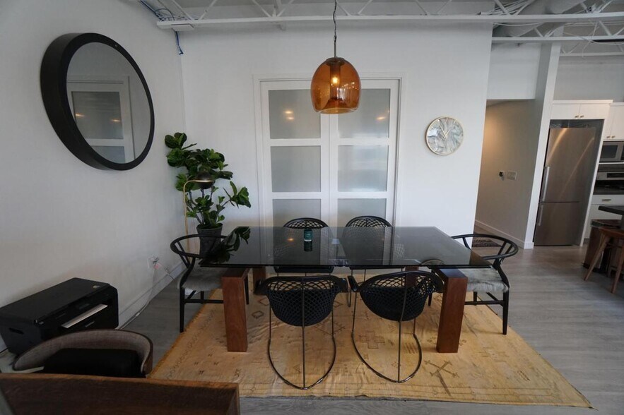 More Photos Of 1509 Abbot Kinney Blvd, Venice Storefront Retail Office For Lease