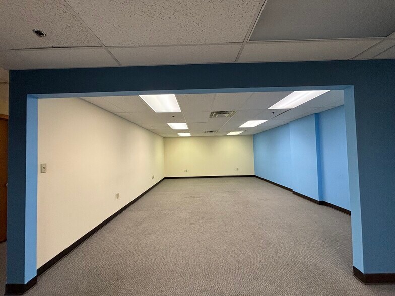 More Photos Of 3136 N National Rd, Columbus Unknown For Lease