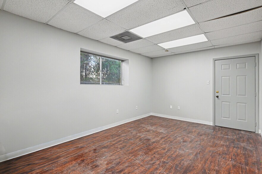 More Photos Of 11421 Interstate 10 E, Baytown Service For Lease