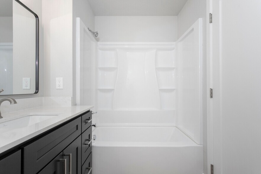 More Photos Of 287 NE 3rd St, Gresham Apartments For Sale