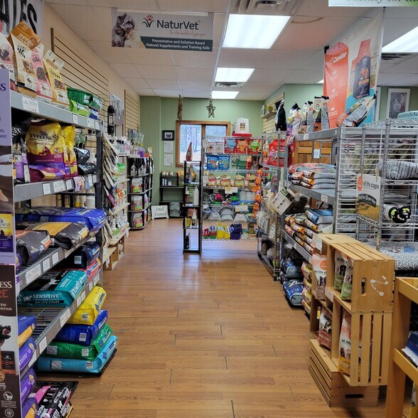 More Photos Of 609 Route 208, Gardiner General Retail For Sale