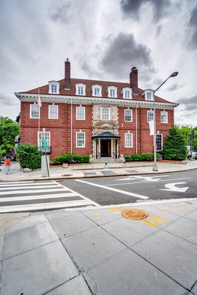 More Photos Of 2040 S St NW, Washington Office For Sale