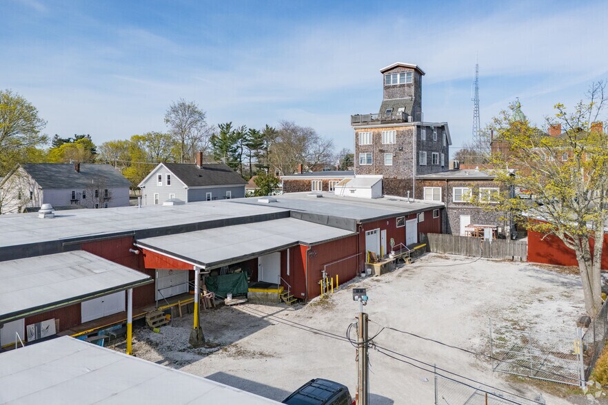 More Photos Of 32 Cole St, Warren Showroom For Lease