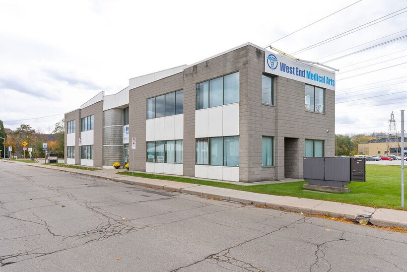 More Photos Of 10 Ewen Rd, Hamilton Medical For Lease