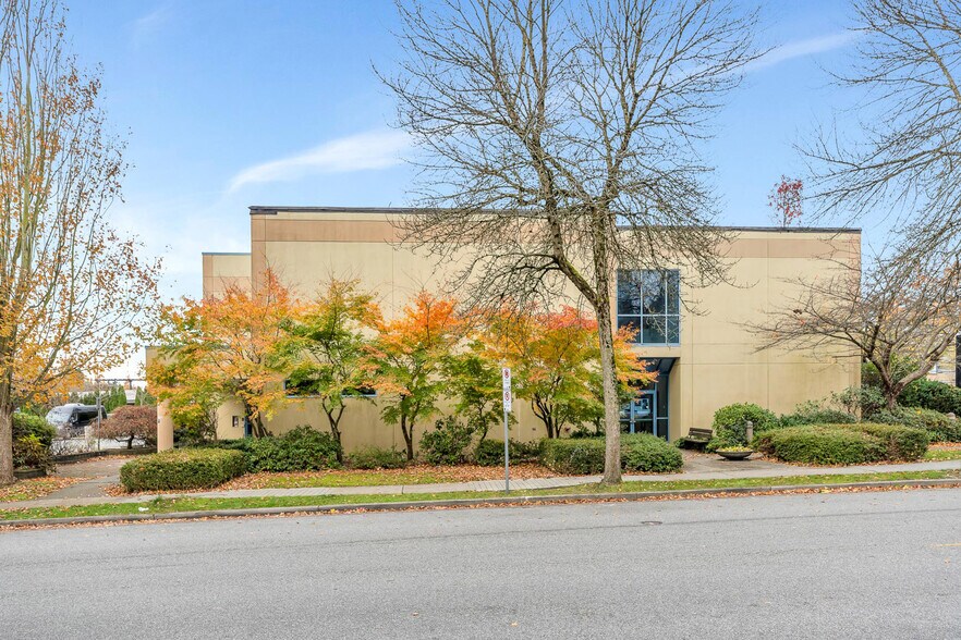 More Photos Of 8899 Odlin Cres, Richmond Office For Lease