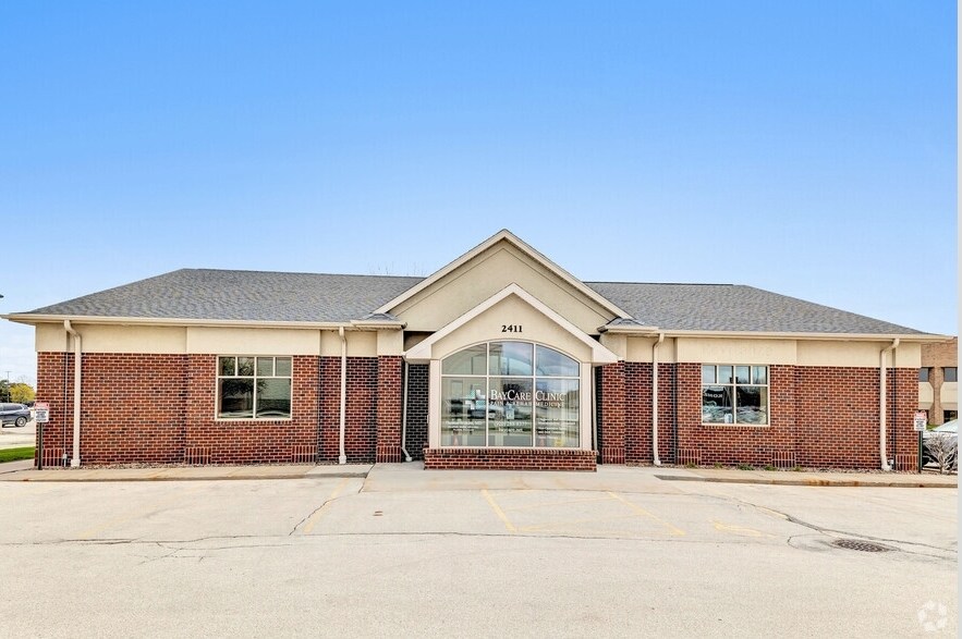 Primary Photo Of 2411 Holmgren Way, Green Bay Healthcare For Lease