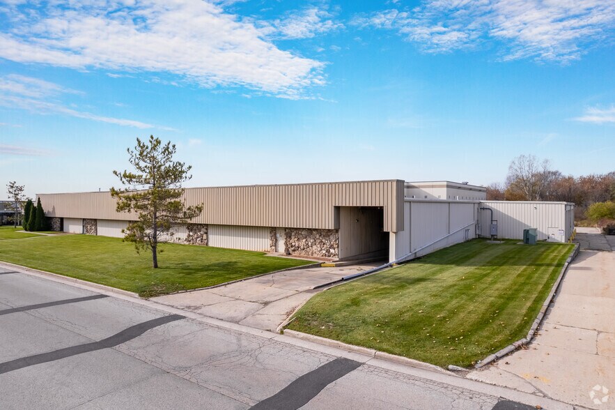 More Photos Of W194N11381 McCormick Dr, Germantown Manufacturing For Lease