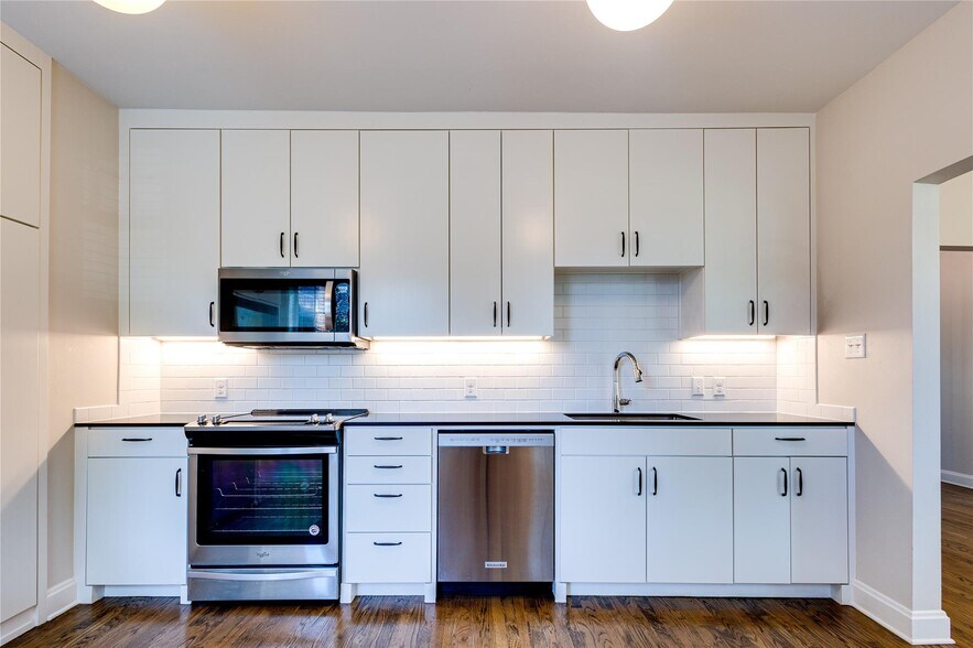 More Photos Of 2837 Hemphill St, Fort Worth Apartments For Sale