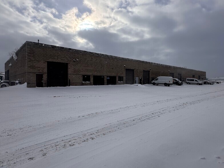 More Photos Of 3408 Busch Dr SW, Grandville Manufacturing For Sale