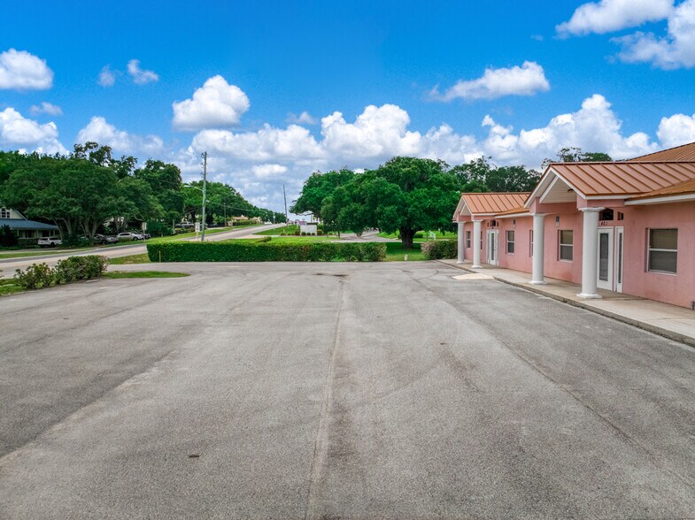 More Photos Of 401 W Interlake Blvd, Lake Placid Office For Sale