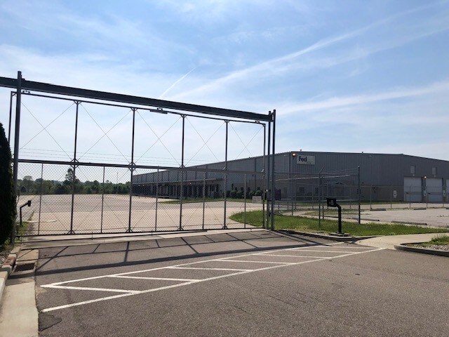 More Photos Of 14831 Foundation Ave, Evansville Distribution For Lease