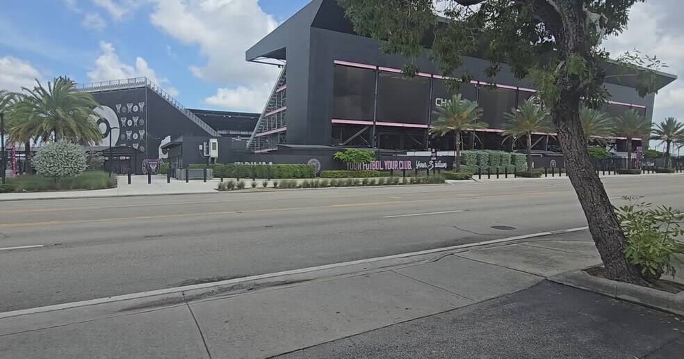 Primary Photo Of 5300 NW 12th Ave, Fort Lauderdale Warehouse For Sale