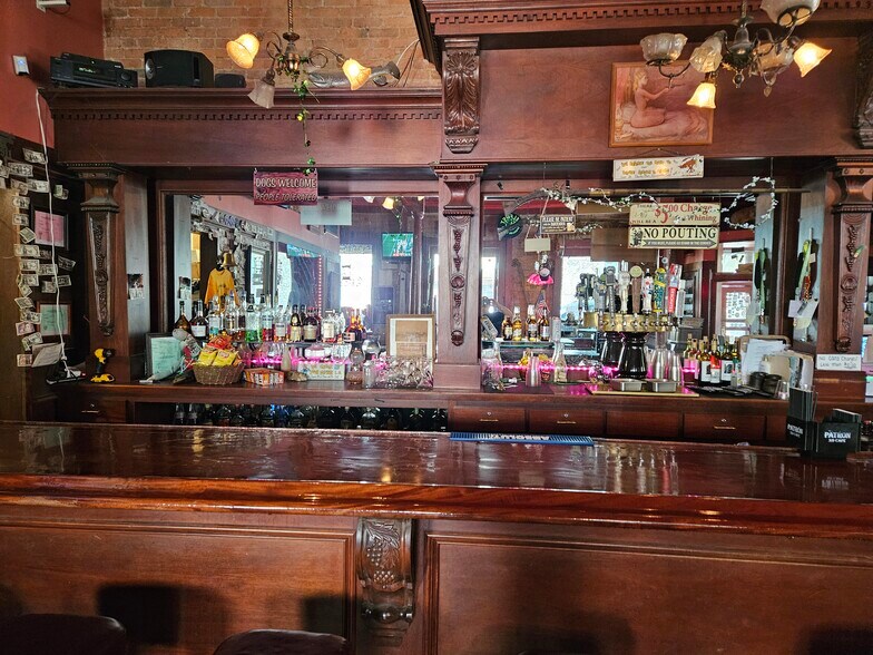 More Photos Of 101-103 Commercial St, Downieville General Retail For Sale