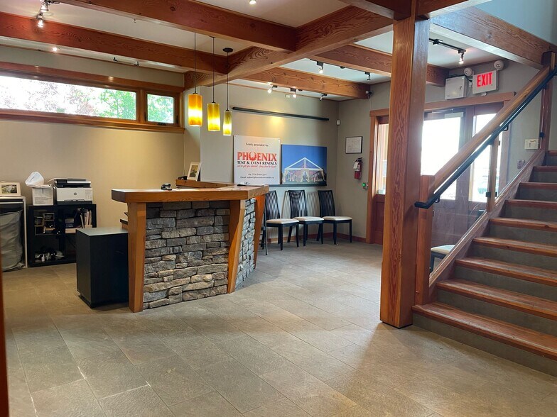 More Photos Of 26020 31B Ave, Langley Twp Flex For Lease