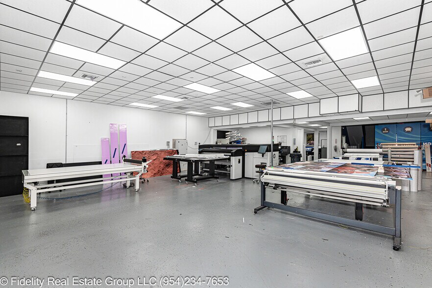 More Photos Of 3650 Coral Ridge Dr, Coral Springs Light Manufacturing For Sale