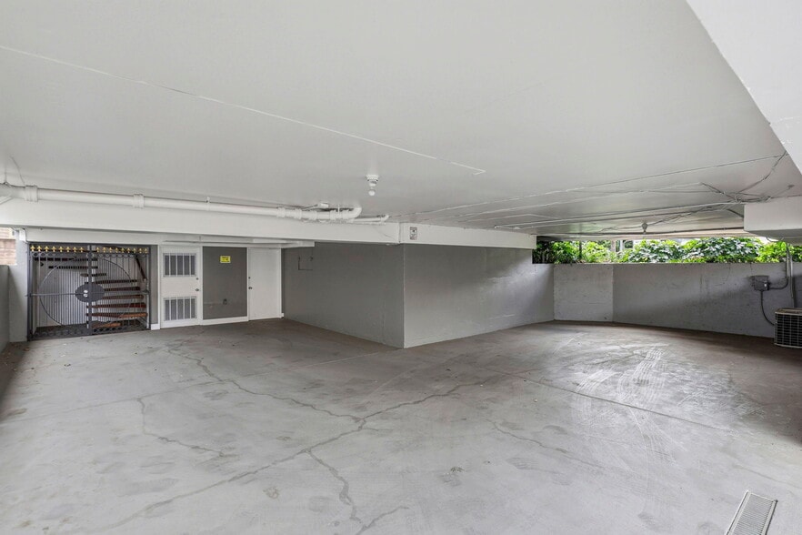 More Photos Of 90 El Camino Real, Burlingame Office For Sale