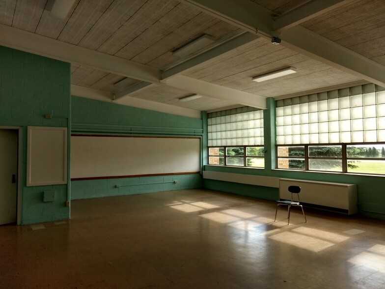 More Photos Of 130 Jackson St, Cement City Schools For Sale