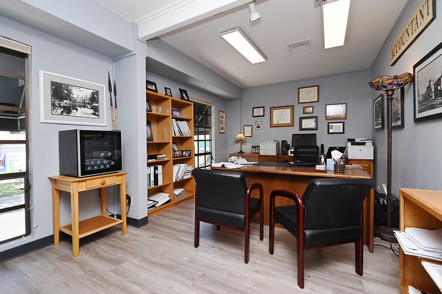 More Photos Of 608 Main St, Pleasanton Storefront Retail Office For Lease