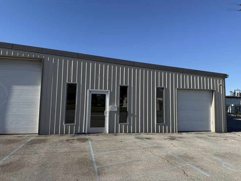 More Photos Of 310 Indianapolis Rd, Mooresville Warehouse For Lease