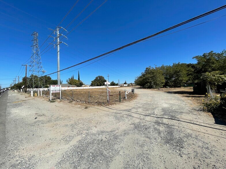 More Photos Of 580 S Airport Way, Manteca Land For Sale