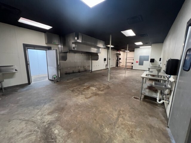 More Photos Of 8950 US-165, Sterlington Storefront For Sale