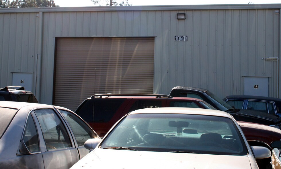 More Photos Of 10600 Theresa Dr, Jacksonville Industrial For Lease
