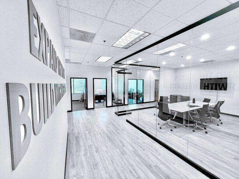 More Photos Of 2325 Dean St, St Charles Office For Lease