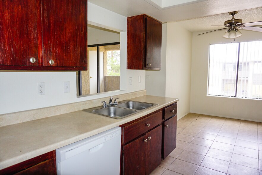 More Photos Of 2859 Wheelwright Dr, Las Vegas Apartments For Sale