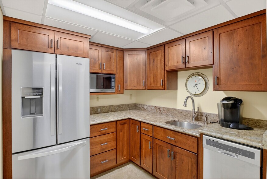 More Photos Of 750 Washington Rd, Mt Lebanon Apartments For Lease