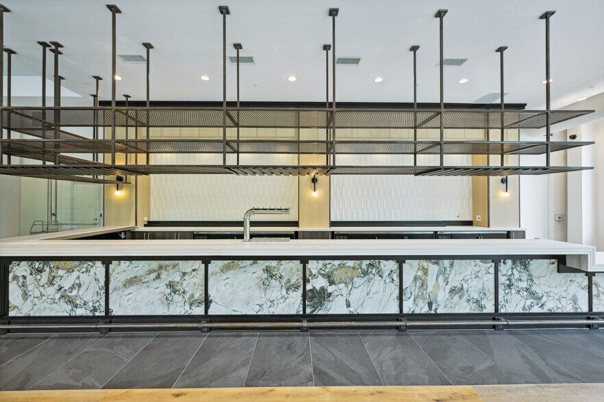 More Photos Of 159 Armour Dr NE, Atlanta Showroom For Lease
