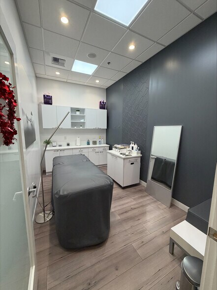 More Photos Of 8929 Madison Ave, Fair Oaks Freestanding For Lease