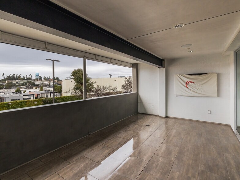 More Photos Of 215-237 California St, El Segundo Loft Creative Space For Sale
