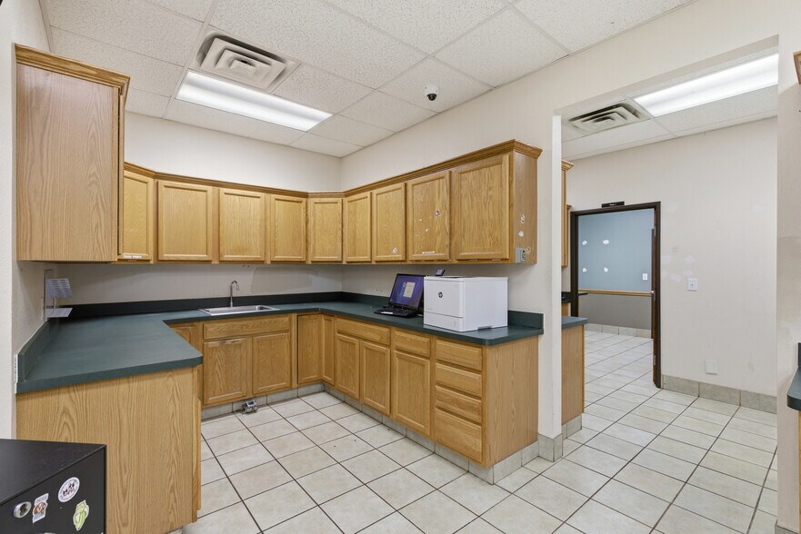 More Photos Of 1695 S State Highway 121, Lewisville Veterinarian Kennel For Sale