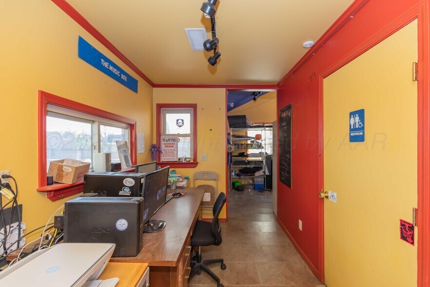 More Photos Of 907 S Madison St, Amarillo Storefront Retail Residential For Sale