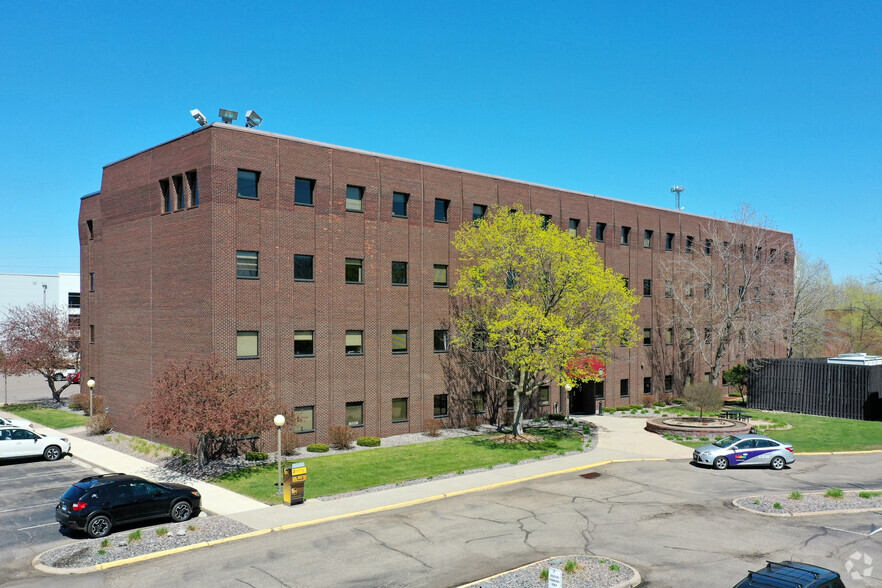 Primary Photo Of 1935 W County Road B2, Roseville Medical For Lease