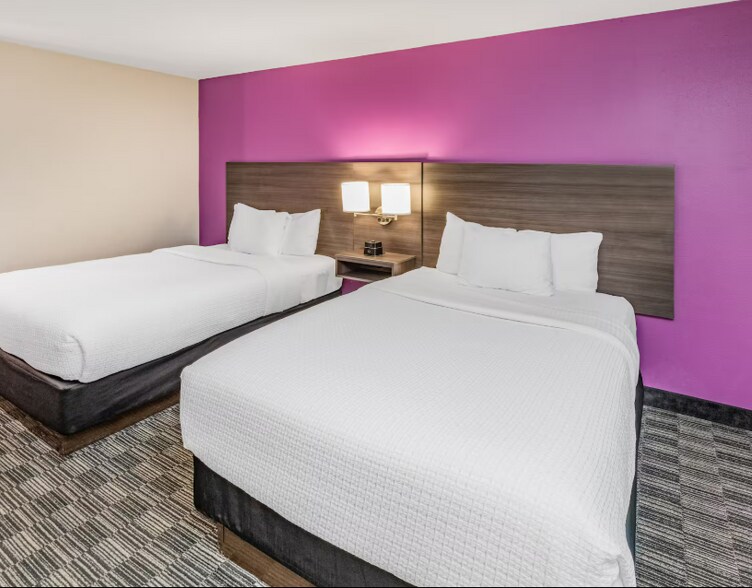 More Photos Of 6790 Southwest Fwy, Houston Hotel For Sale