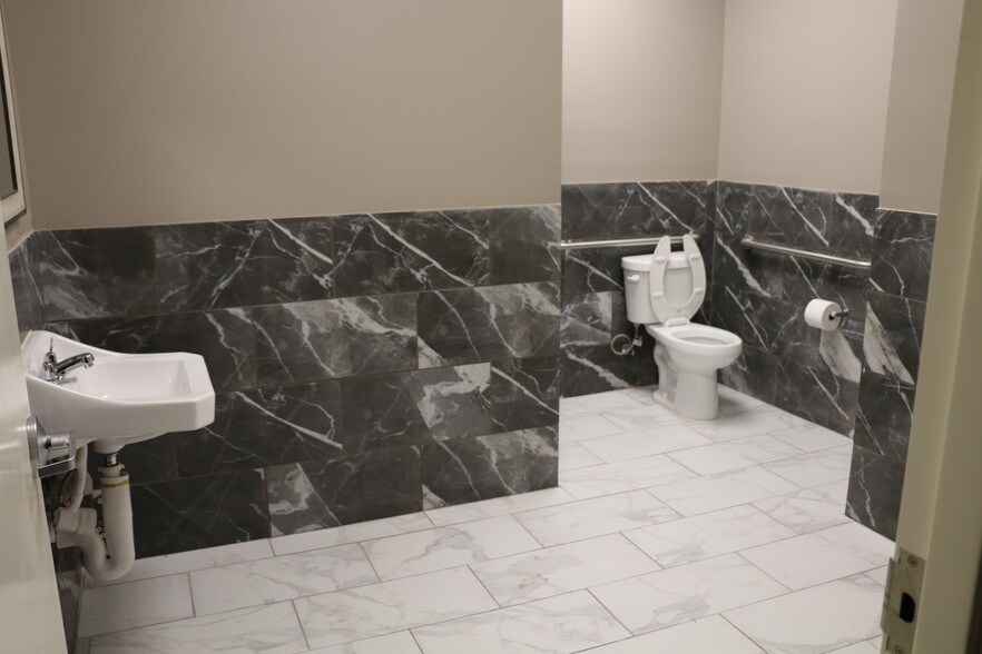 More Photos Of 3900 Joe Ramsey Blvd E, Greenville Medical For Sale