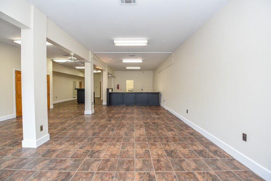 More Photos Of 51 Market St, Apalachicola Storefront Retail Residential For Lease