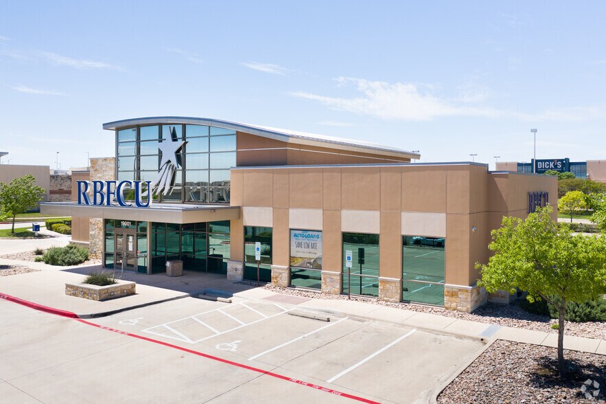 More Photos Of 18470 Fm-685 Blvd, Pflugerville Unknown For Lease