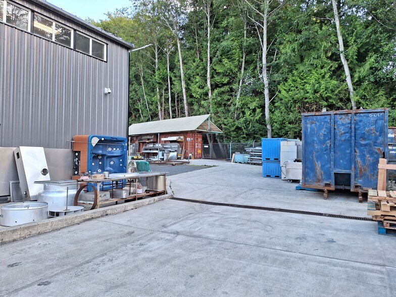 More Photos Of 7431 Industrial Rd, Lantzville Warehouse For Sale