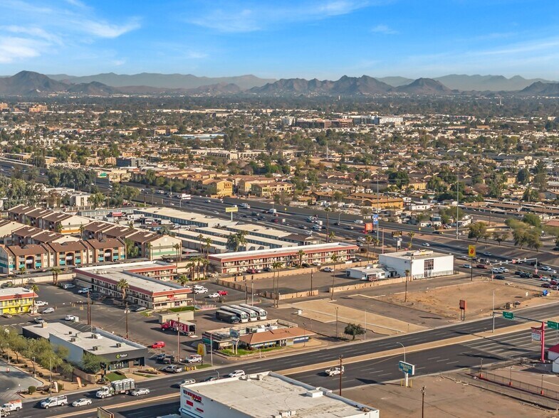 Primary Photo Of 2620 W Indian School Rd, Phoenix Restaurant For Lease