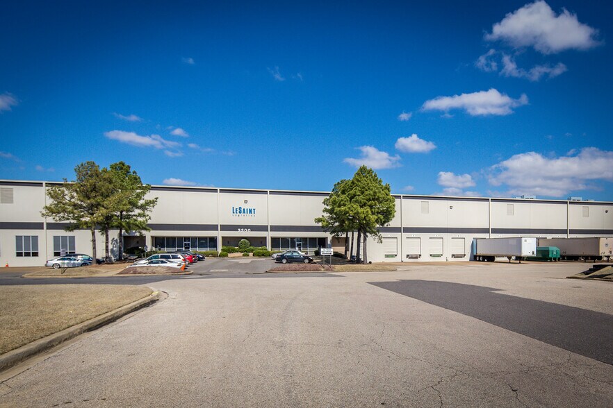 More Photos Of 3300 Jet Cv, Memphis Warehouse For Lease
