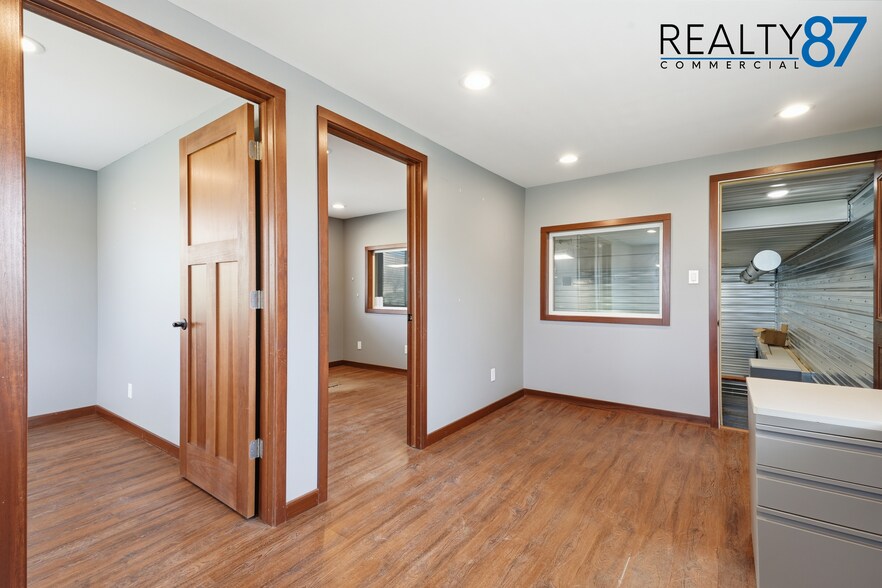 More Photos Of 4301 6th St SW, Cedar Rapids General Retail For Sale